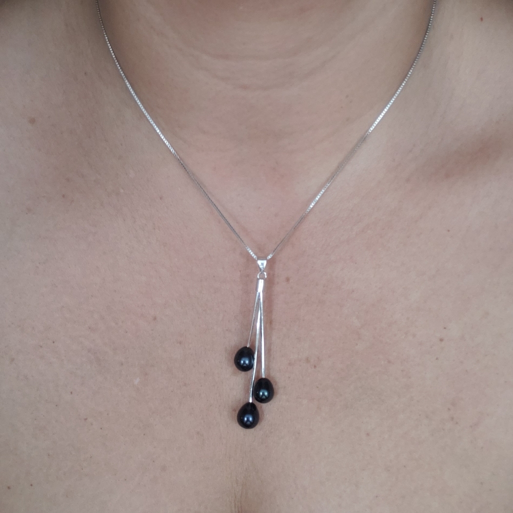 Sterling Three Pearl Necklace - Picture 5 of 8